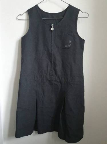 Nutmeg pinafore 10-11 years